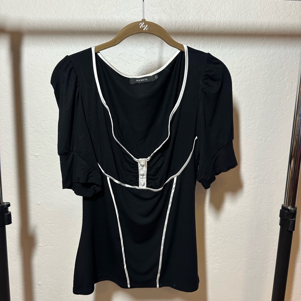 VINTAGE ARDEN B Black Top with White Trim